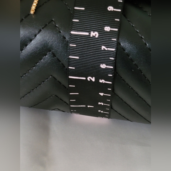 I ▪︎ T Crossbody bag  . - Picture 6 of 10